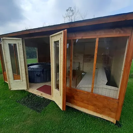 Drevenica Deni * Osturna